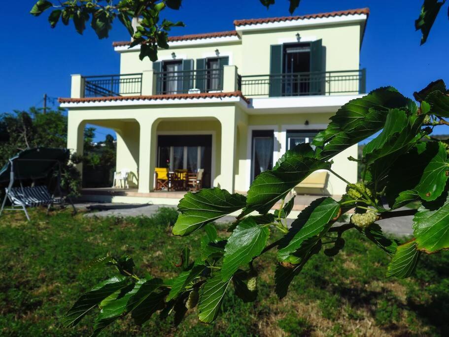 Villa Rania: Ευάερη Βίλα Με Θέα Τη Θάλασσα Lixouri Esterno foto