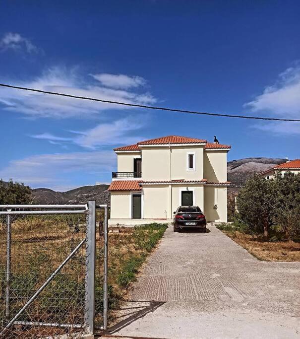Villa Rania: Ευάερη Βίλα Με Θέα Τη Θάλασσα Lixouri Esterno foto